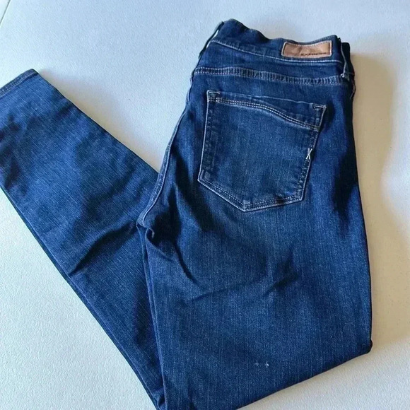 Express - Picture 2 of 4